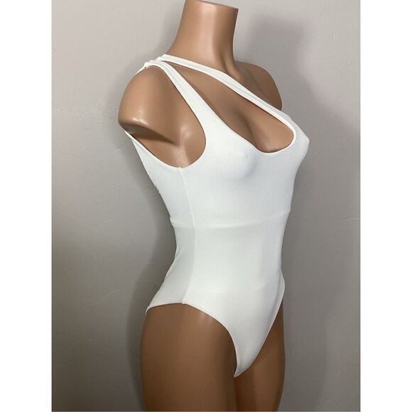 New. L*SPACE cream swimsuit. Size 8. $169 - Picture 9 of 10